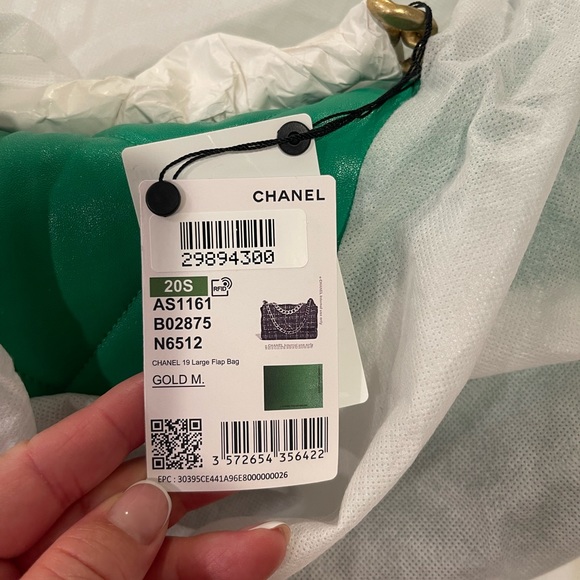 💚✨Stunning Chanel 19 Flap Bag✨💚 - Picture 6 of 6